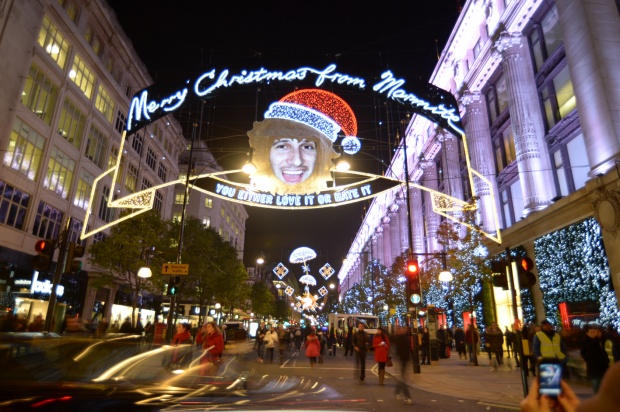 Marmite携“金色圣诞”互动节日数字标牌来到牛津街,信息显示系统,多媒体信息发布系统,数字标牌,digital signage