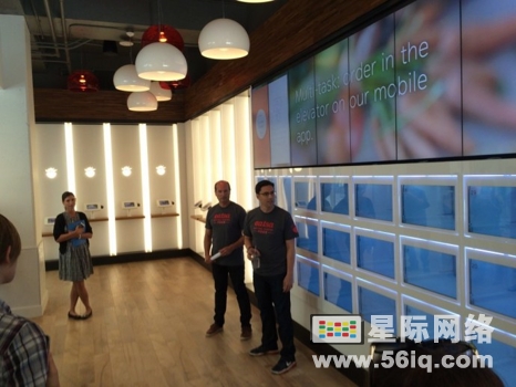旧金山透明数字标牌餐馆展示数字化餐饮服务未来,多媒体信息发布系统,数字标牌,数字告示，digital signage